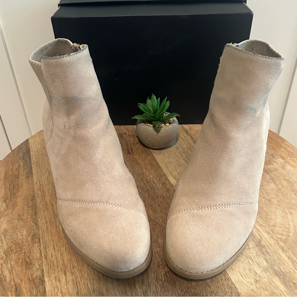 TOMS Cream Suede Joanna Wedge Bootie, Size 8 - Picture 2 of 7